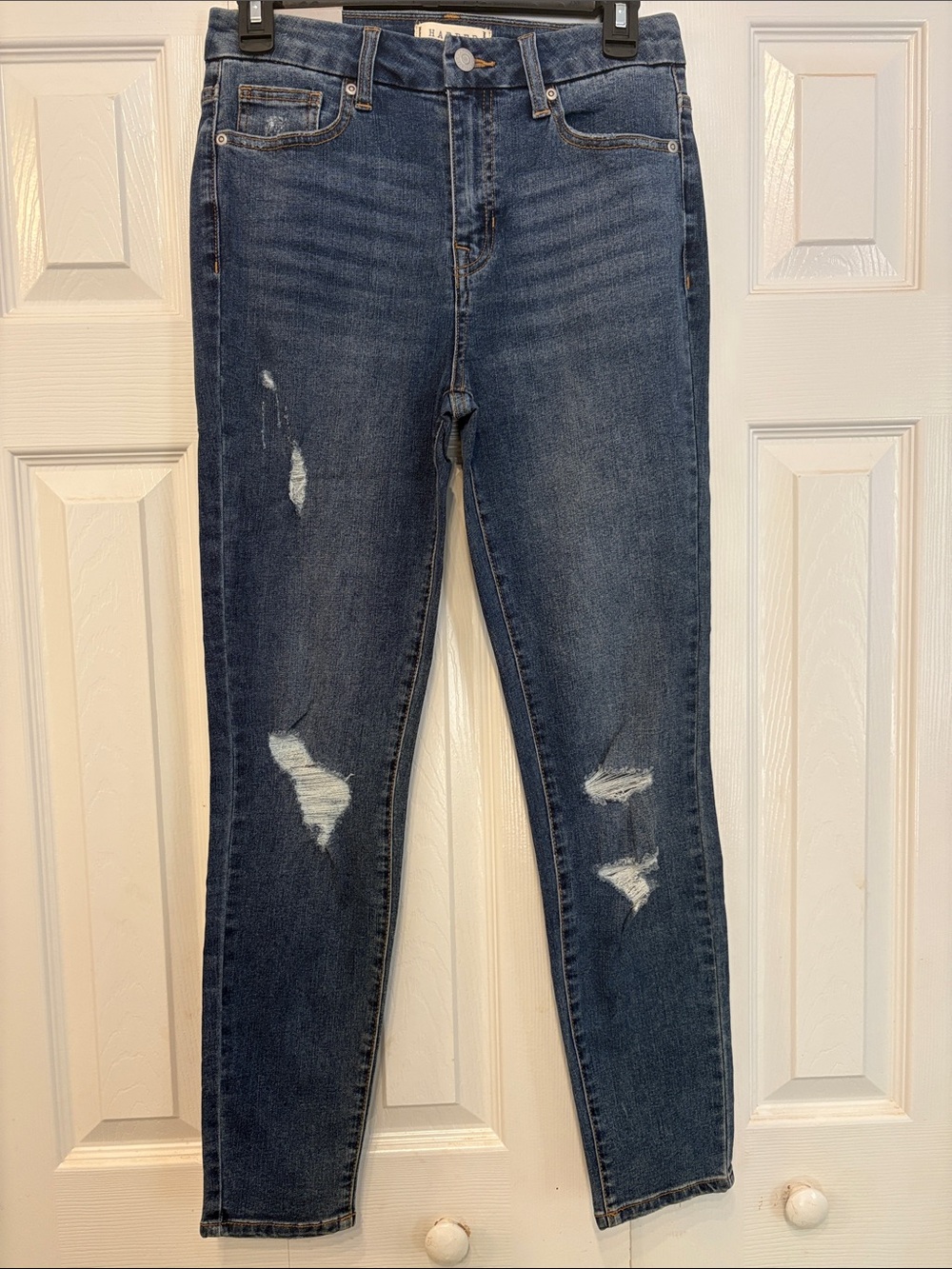 Distressed Dark Blue Skinny Jeans - Classic Five-Pocket Fit 815